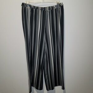 Cato Women's Black/White‎  Vertical Striped Pull on Wide Leg pants S